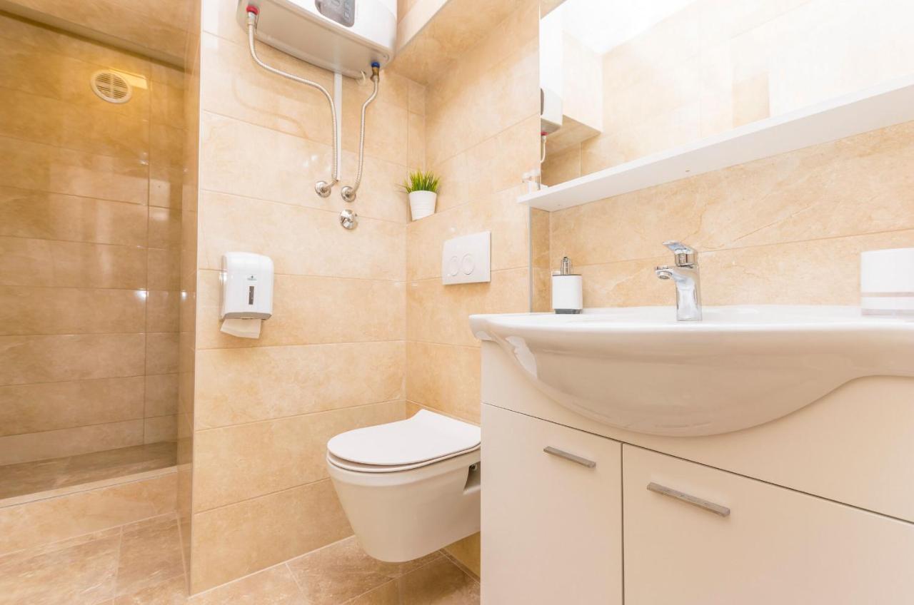 Apartments And Rooms Adriatic Suites Шибеник Екстер'єр фото