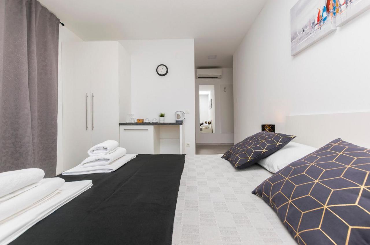 Apartments And Rooms Adriatic Suites Шибеник Екстер'єр фото